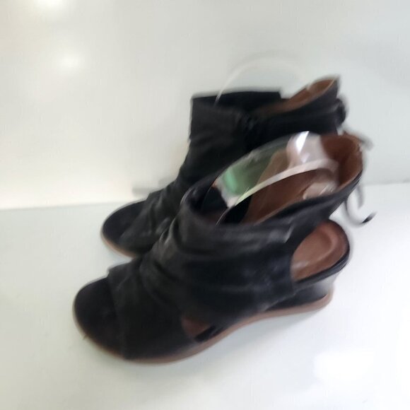 Miz Mooz New York Black Leather Open Toe Ankle Wedge Shoe Size 37 - Picture 3 of 9
